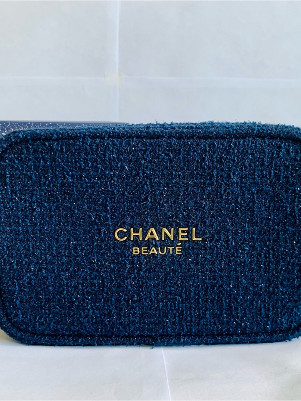 CHANEL Beauté 2025 Holiday Blue Tweed Cosmetic Pouch NIB New in Box - Picture 14 of 14
